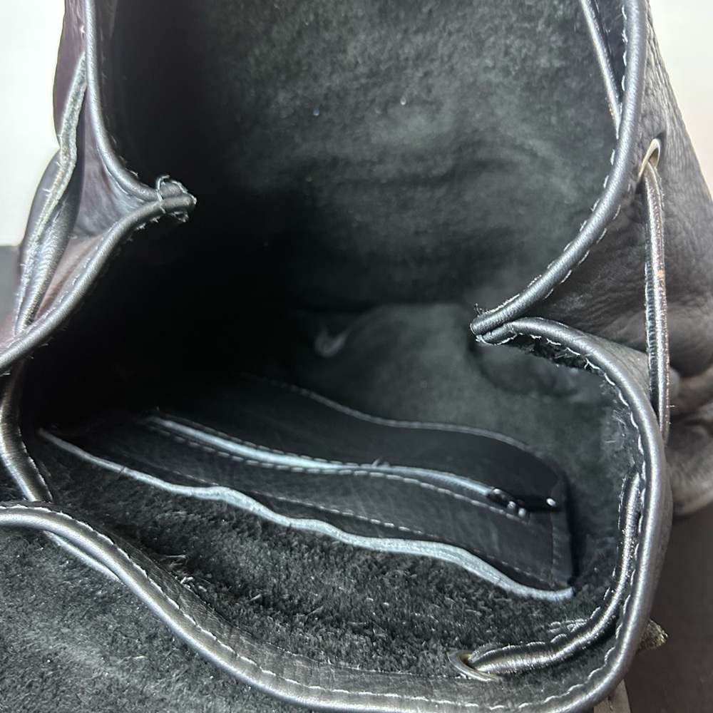 ❗️Mid Size Heavy Duty Black Leather Biker Buckle Backpack - Picture 15 of 16
